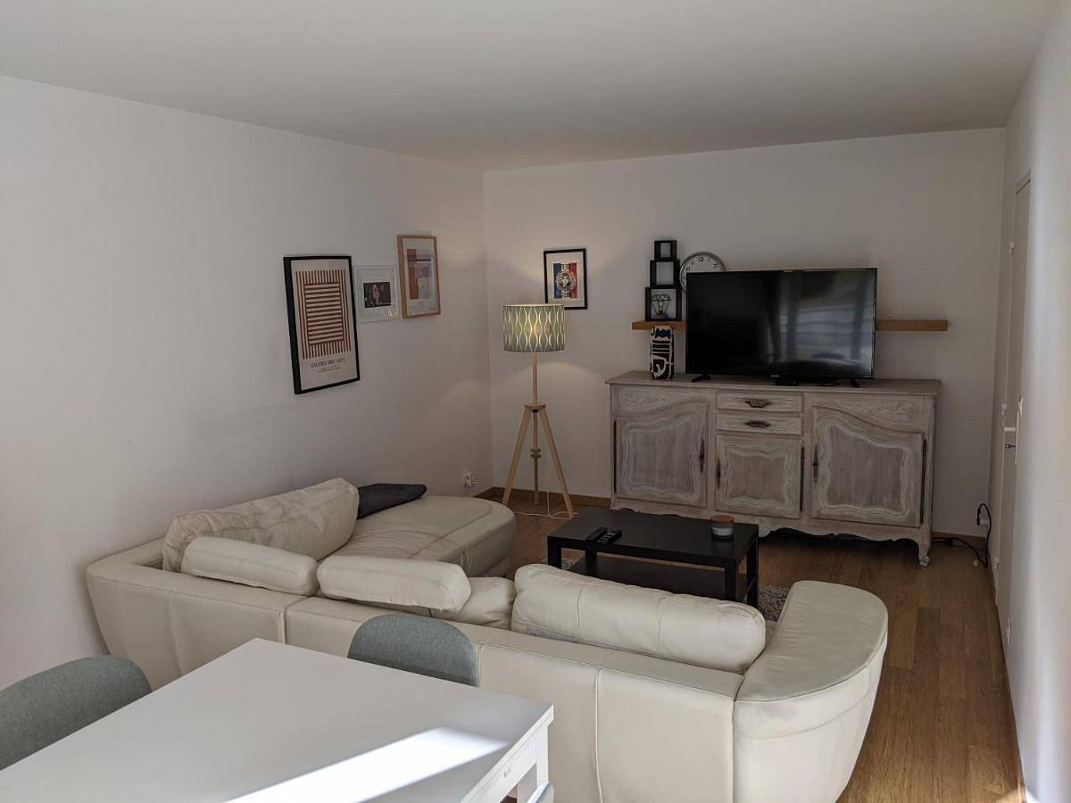Appartement entier, Two-Bedroom Apartment in Guyancourt, Yvelines