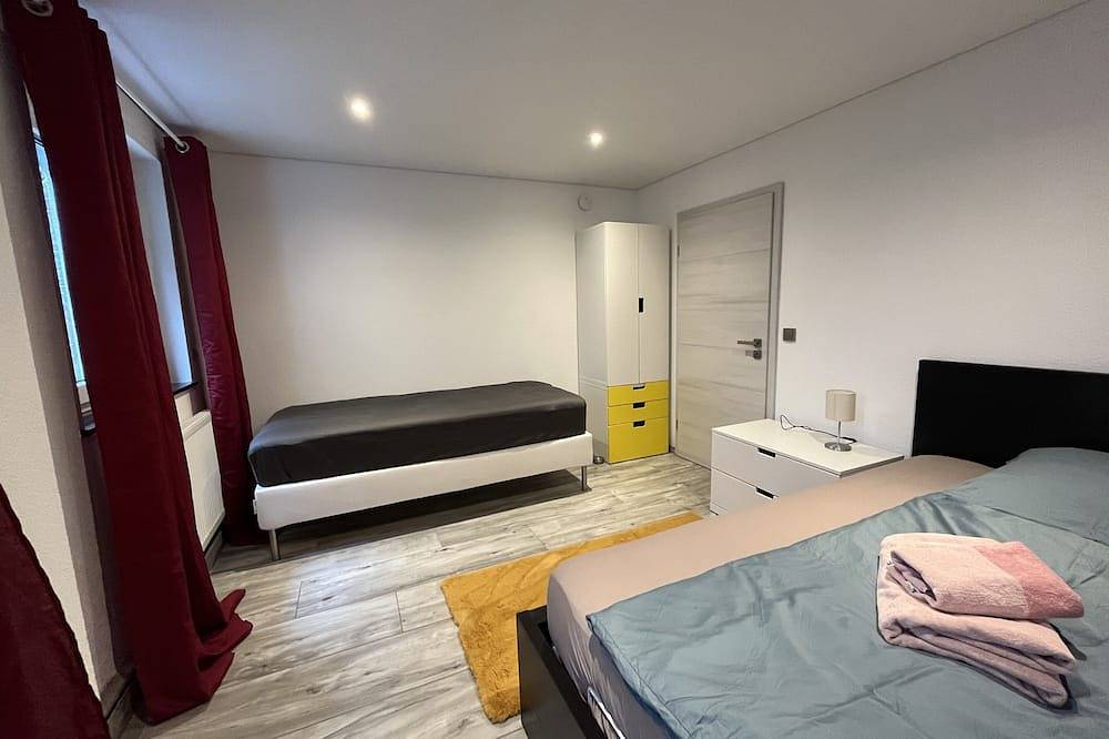 Ganze Wohnung, 90 m2 Wohnung mit 2 Schlafzimmer, Terasse & Garten in Bad Friedrichshall, Kurpfalz