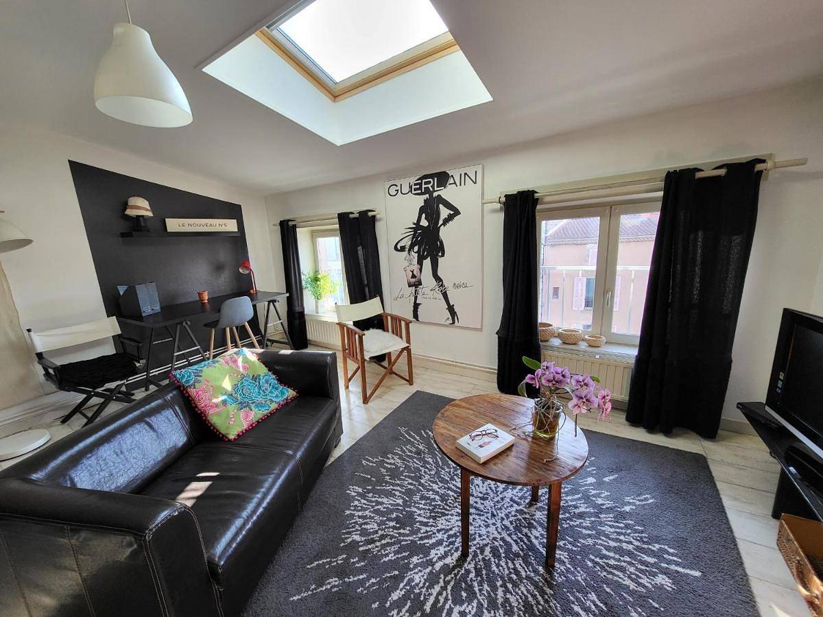 Appartement entier, One-Bedroom Apartment in Issoire, Région de Besse-et-Saint-Anastaise