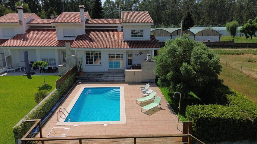 Location de vacances pour 8 personnes, avec terrasse ainsi que vue et piscine, animaux acceptés à Tomiño - 2