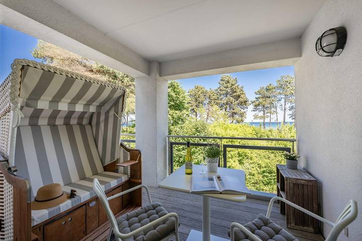 Ferienwohnung mit Meerblick für 2 Personen, mit Balkon und Terrasse in Juliusruh