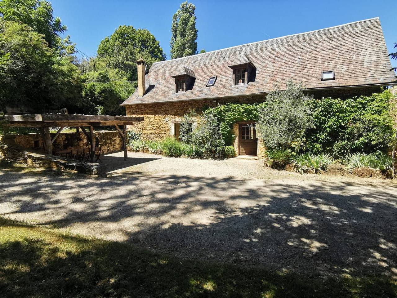 Maison Périgourdine 9 personnes - piscine chauffée in Saint-Amand-de-Coly, Périgord Noir