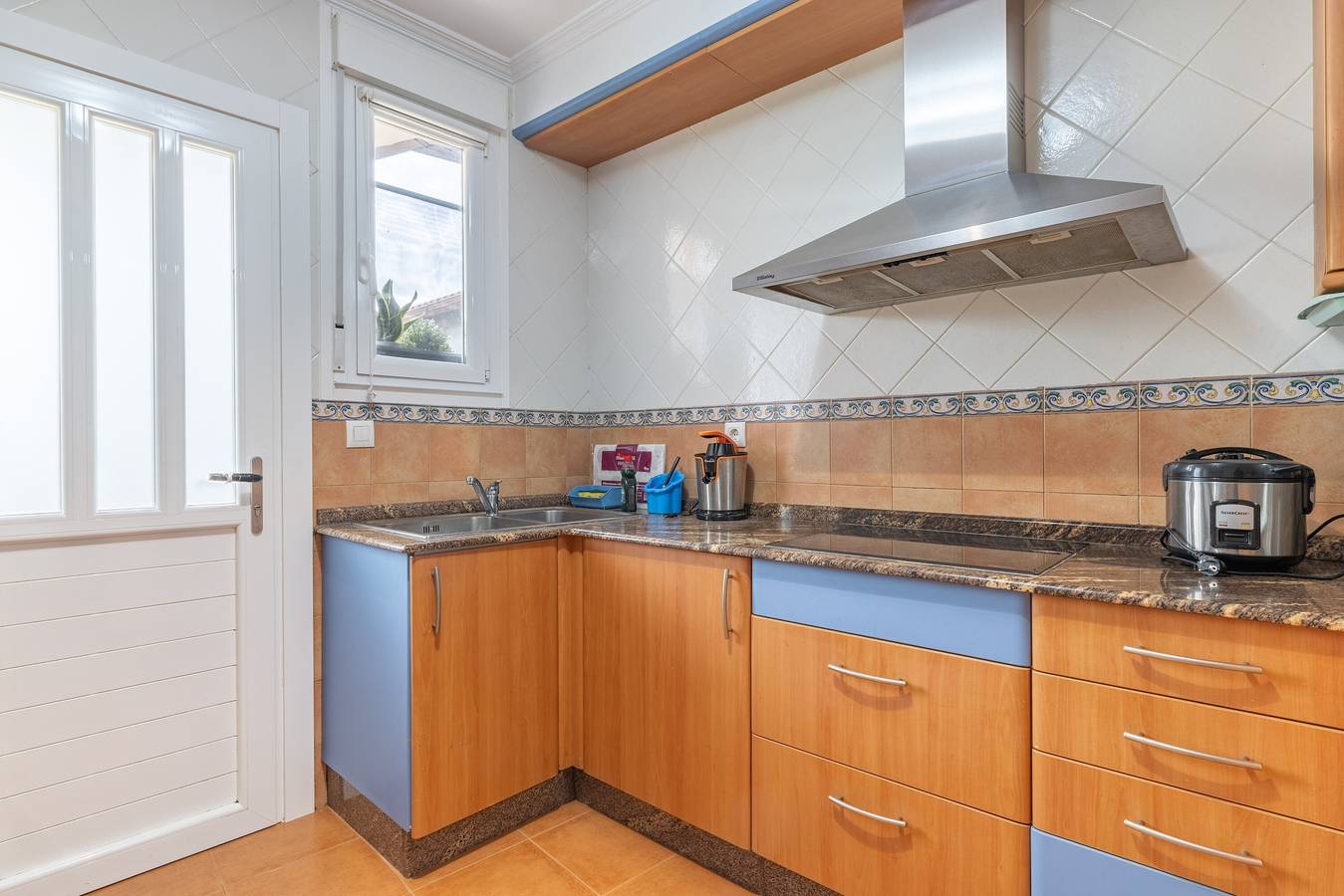 Casa Pepita : Situation paisible, jardin et Wifi in Vigo, Costa de Galicia