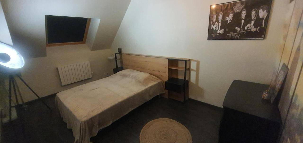 Standard Double Room with Shared Bathroom in Mulsanne, Sarthe