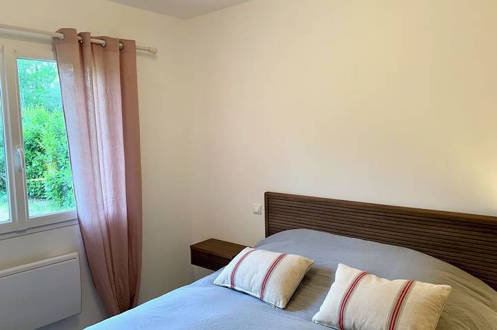 Location de vacances pour 8 personnes, avec terrasse et jardin à Azur - 3