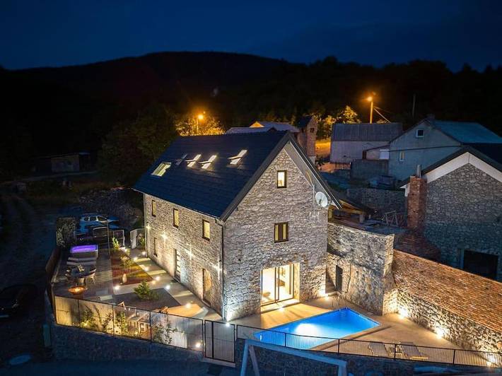 Villa für 12 Personen, mit Sauna und Pool sowie Garten und Whirlpool - 1