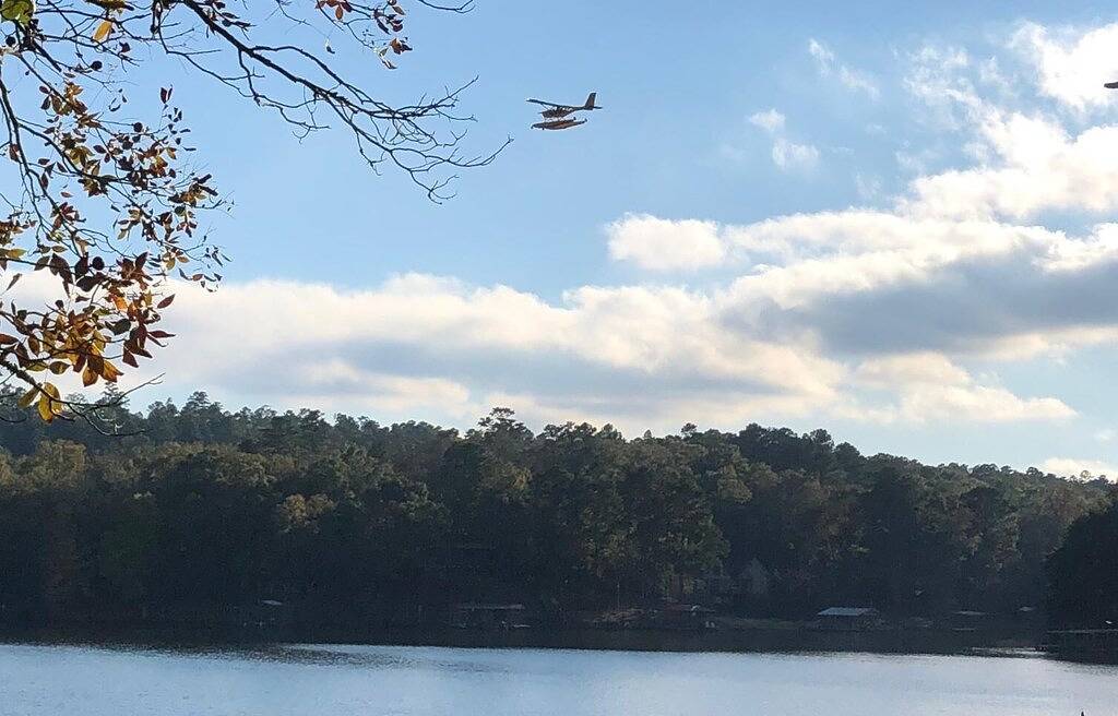 Kleiner A-Rahmen, große Veranda, Lake Hamilton in Ouachita National Forest