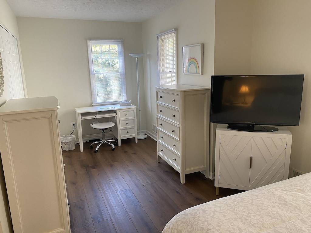 Lake House on Rochester's Secret Sidewalk in Rochester, Ontariosee