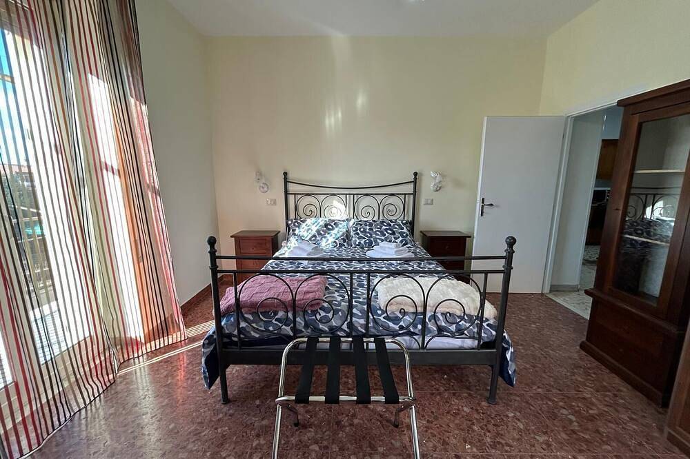 Appartamento intero, Casetta Luigina – Un angolo di relax con vista sulla città in Monte Rotondo, Provincia di Roma