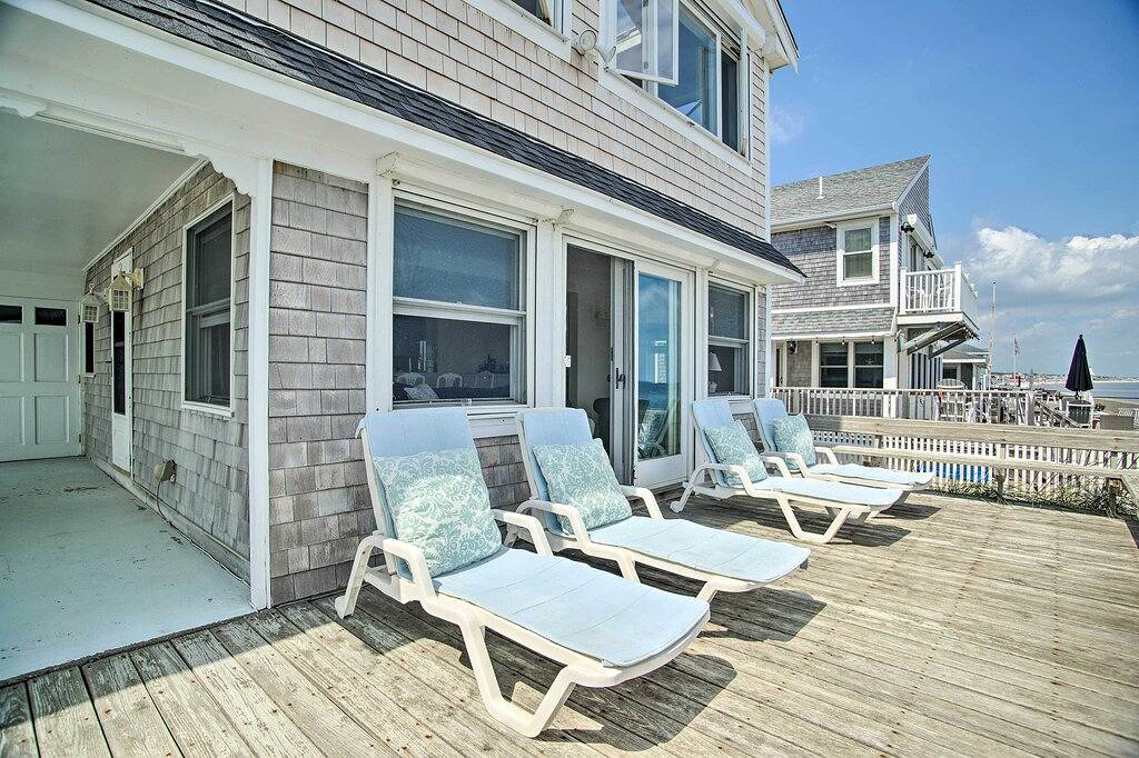 2 Decks + Beach Access: Oceanfront Getaway! in Marshfield, Massachusetts