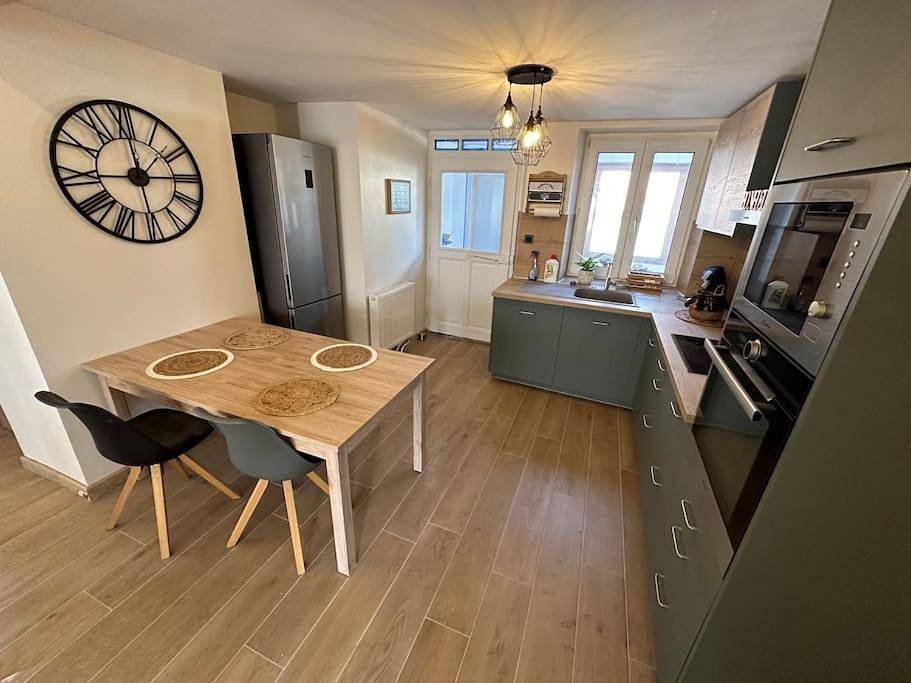 Appartement entier, Magnifique appartement F3. 4 à 6 personnes in Lutterbach, Région de Mulhouse