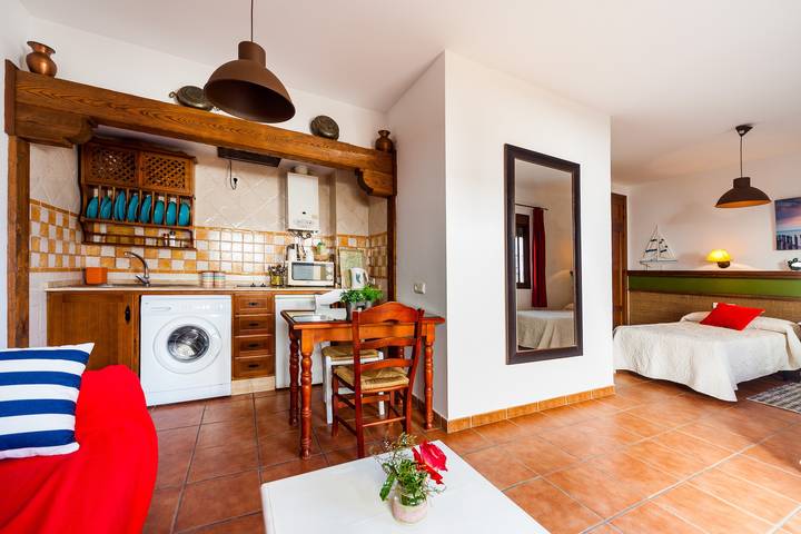 Apartamento inteiro, Apartamento acolhedor perto da praia – Estúdio Atalaya Bajo in La Fontanilla, Conil de la Frontera