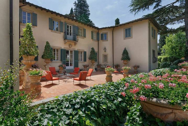 Villa for 10 personer, med balkong og badebasseng i Lucca