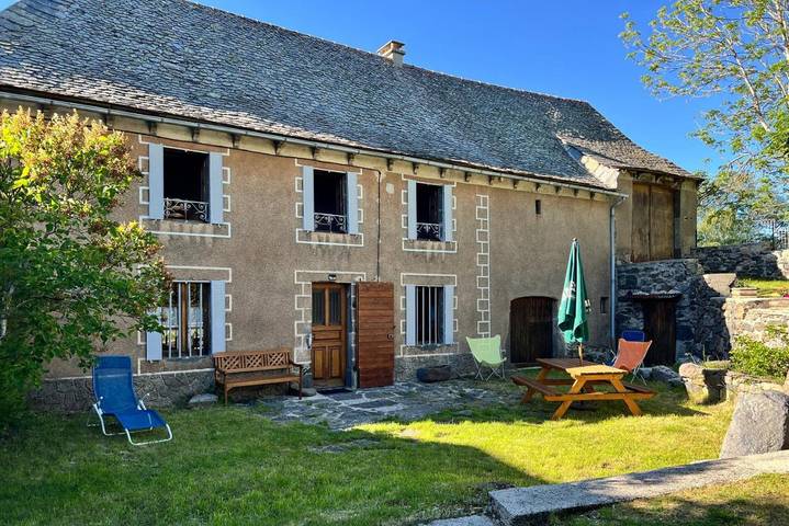 Location de vacances pour 8 personnes, avec Terrasse et Jardin dans Argences en Aubrac