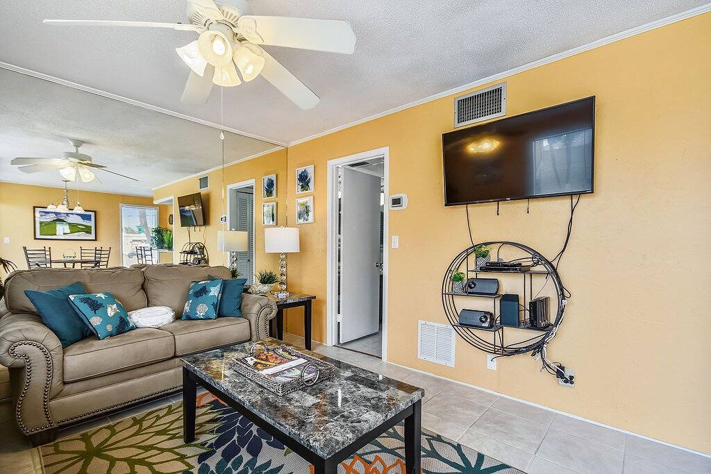 Ganze Wohnung, Spc 1001 is Pet Friendly 1 Br close to the pool at Sandpiper Cove in Destin, Emerald Coast