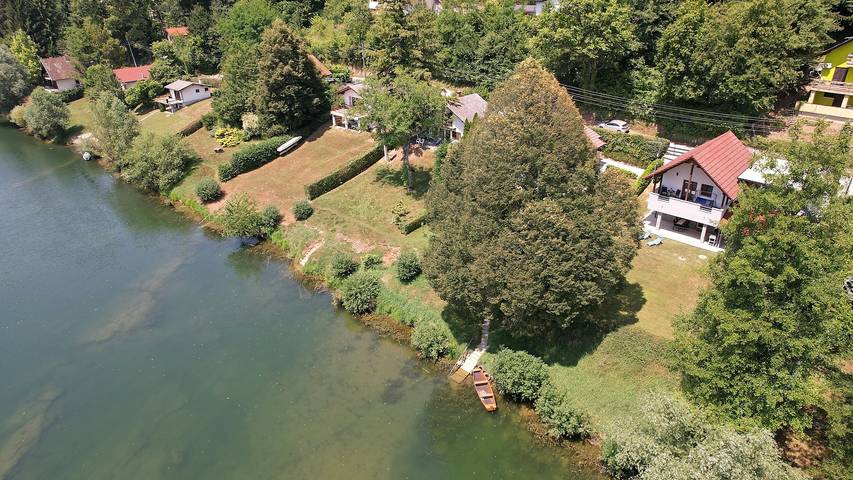 Ferienhaus für 6 Personen, mit Whirlpool und Terrasse sowie Garten