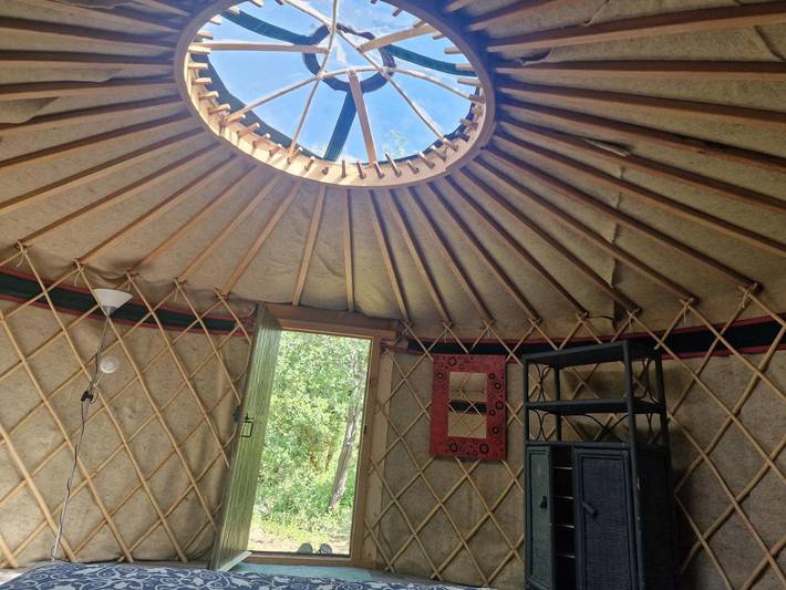 Tente pour 4 personnes, avec terrasse ainsi que vue et jardin, animaux acceptés dans le Var - 2