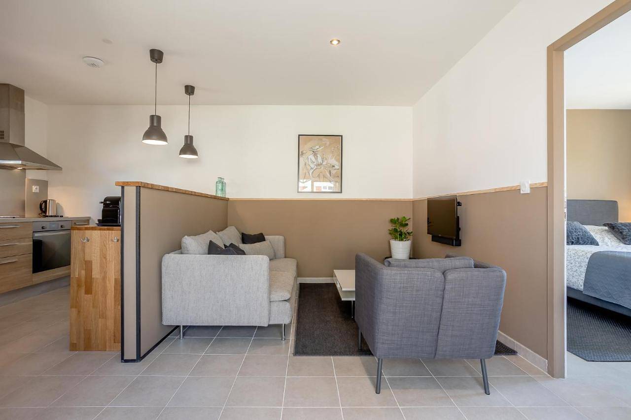 Appartement entier, One-Bedroom Apartment in Roussillon, Parc naturel régional du Luberon