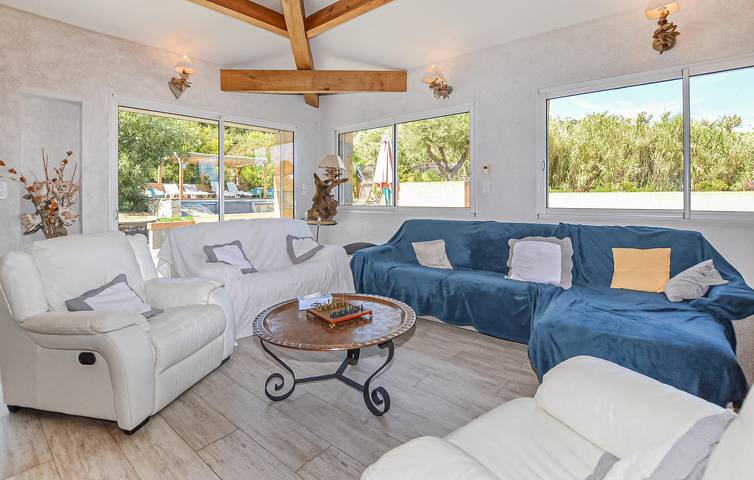 Amplio apartamento con piscina, wifi y aparcamiento cerca de Penta-di-Casinca in Folelli, Penta-di-Casinca