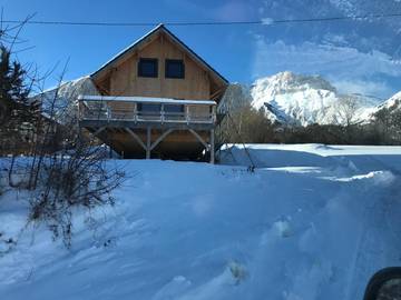Gîte pour 12 personnes, avec terrasse ainsi que vue et jardin dans Col du Noyer