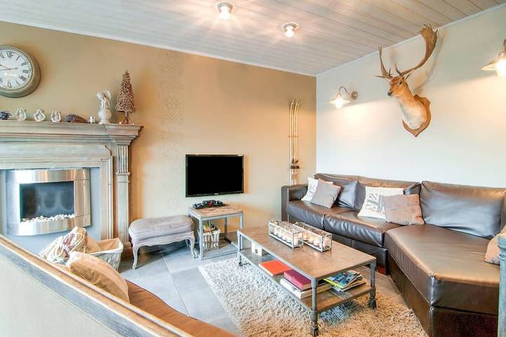 Location de vacances pour 9 personnes, avec jardin ainsi que terrasse et sauna à Fauvillers