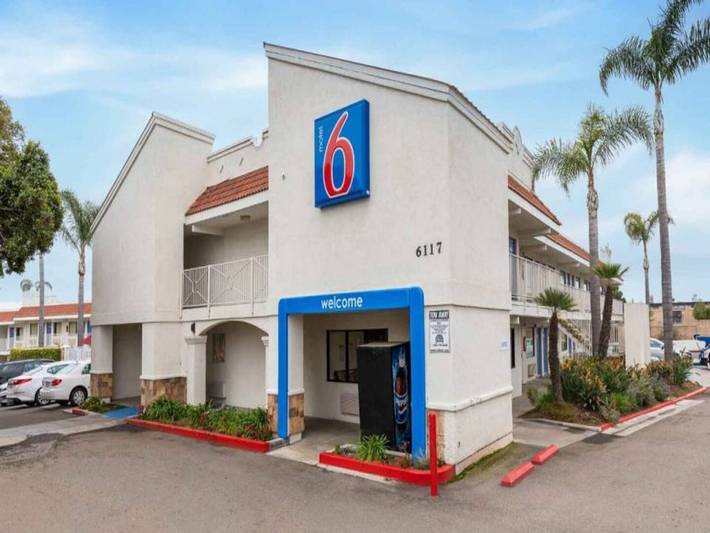Hotel para 4 personas, con terraza y piscina, Se admiten mascotas - 1