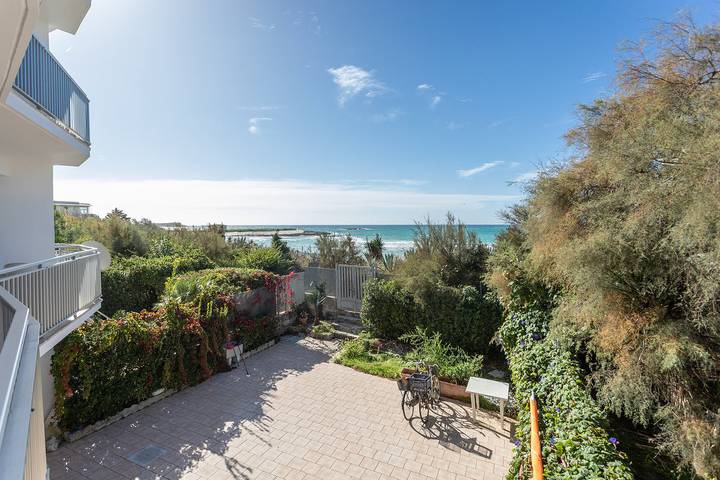 Ferienwohnung für 6 Personen, mit Garten und Ausblick sowie Balkon, mit Haustier in Porto Cesareo