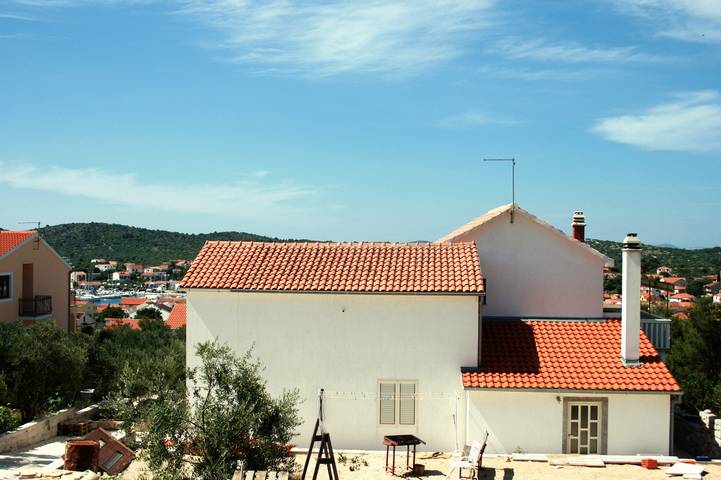 Ferienwohnung für 4 Personen, mit Balkon/Terrasse in Jezera - 3