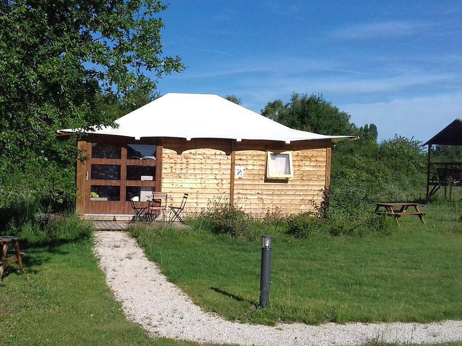 Lodges de Blois Chambord - Tente en toile et en bois 5 personnes - Lodge Bali Confort + in Mont-près-Chambord, Sologne