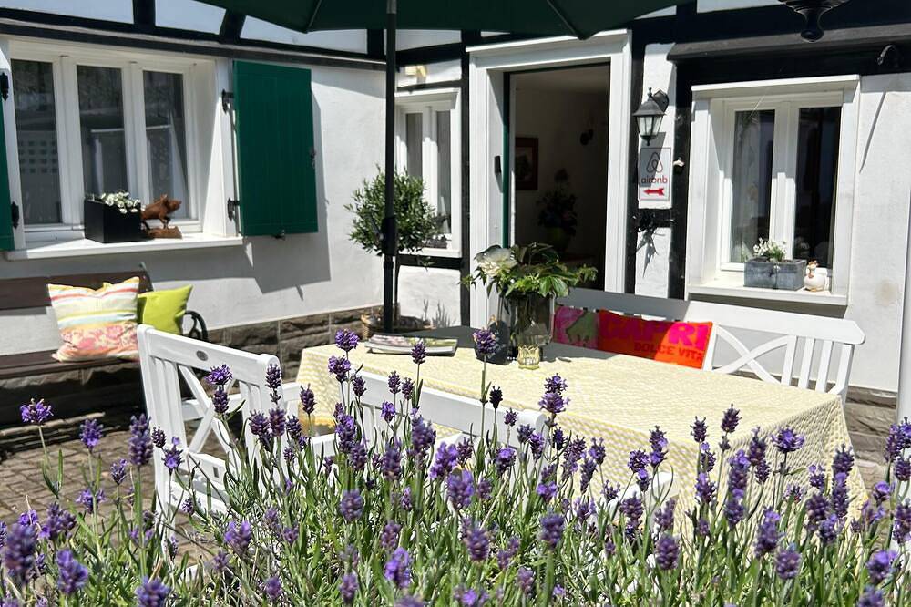 Ganze Wohnung, Gemütliches Wohnen im Grünen.\nzentrale Lage in Marialinden, direkt am Jakobsweg. in Overath, Rheinisch-Bergischer Kreis