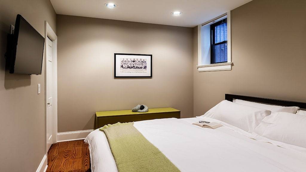 Ganze Wohnung, Wrigleyville Inn, schönes modernes 1 Schlafzimmer, nur wenige Schritte vom Wrigley Field entfernt in Chicago, Cook County