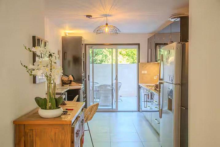 Forest house at the foot of Sainte-Victoire in Fuveau, Mediterranean Coast (France)