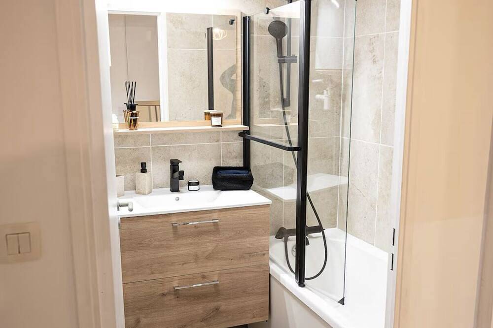 Apartamento entero, Evasion chic à Aucamville - Attractive modern T2 - Secure private parking-Clim in Aucamville, Alto Garona