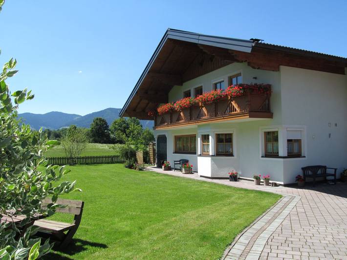 Ferienwohnung für 5 Personen, mit Balkon und Garten sowie Ausblick in Radstadt
