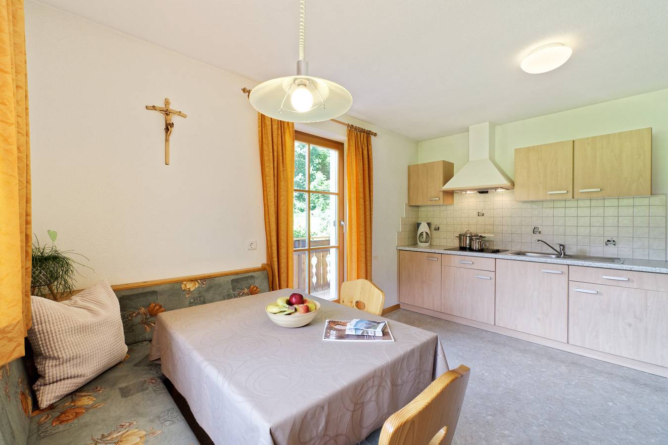 Ganze Wohnung, Apartment 'Saxenle' mit Bergblick, Gemeinschaftsgarten und Wlan in Bichl (Ratschings), Ratschings