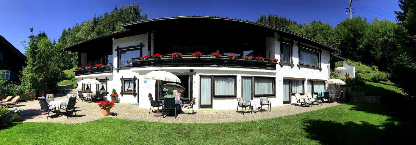 Doppelzimmer mit Panoramafenster (Kategorie 2) in Oberstaufen, Bayerisch Schwaben