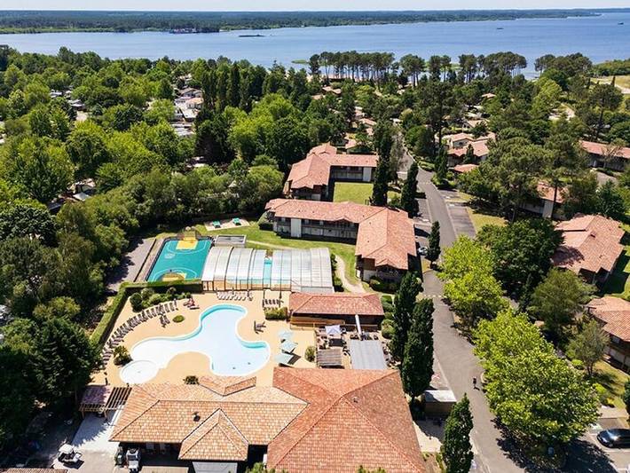 Camping pour 2 personnes, avec Bassin pour enfant et Sauna dans Lac de Biscarrosse