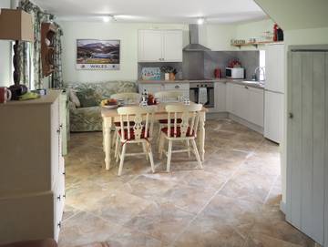 Cottage for 4 People in Carmarthenshire, South-Wales, Photo 2