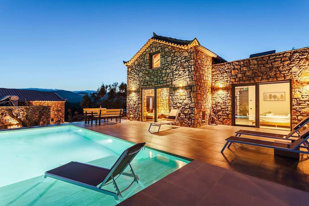 Casa vacanza a Messenia a partire da 314€ a notte