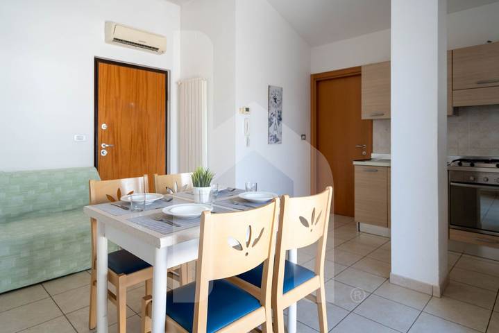 Ganze Wohnung, Ferienwohnung für 4 Personen mit Pool in Pineto, Adriaküste Abruzzen