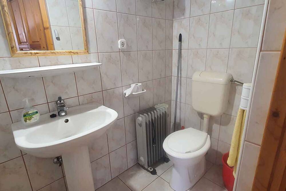 Ganze Wohnung, Studio in ruhiger Lage mit Internet in Kleinmariazell, Komitat Eisenburg