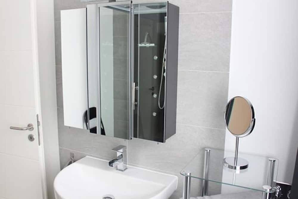 Ganze Wohnung, Albertus 5 - 2 separate Schlafzimmer - - Albertushaus in Speyer, Rheinebene