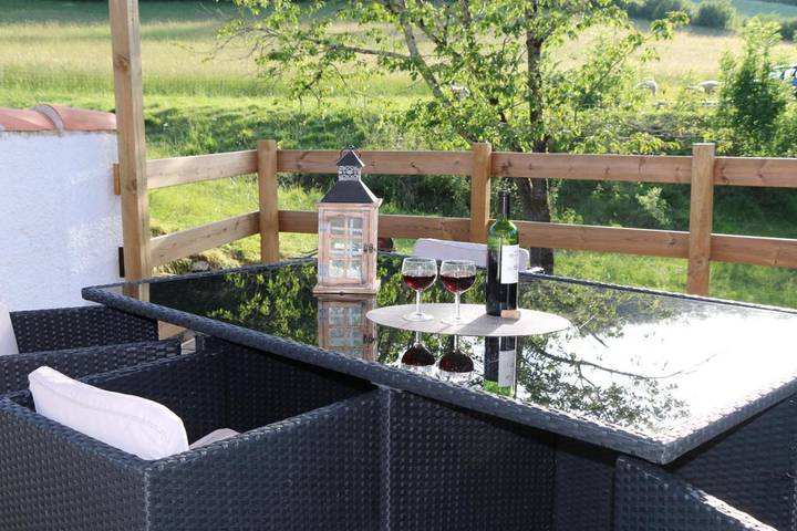 Gîte pour 4 personnes, avec piscine ainsi que jardin et vue à Saint-Martin-Laguépie - 3