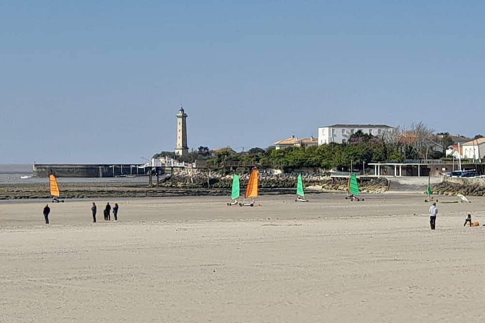 Yourhosthelper in Royan, Côte de Beauté