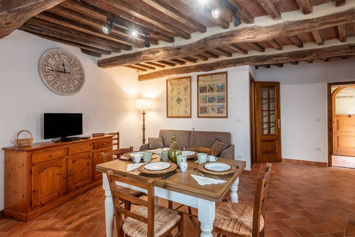 Casa di Via del Corallo Gerfalco – Historic Village Apartment with Nature Reserve Access in Montieri, Grosseto provins