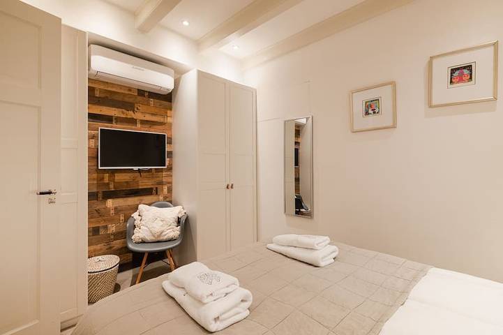 Entire apartment, Luxury Apartment with spacious living room in Dutch Coast