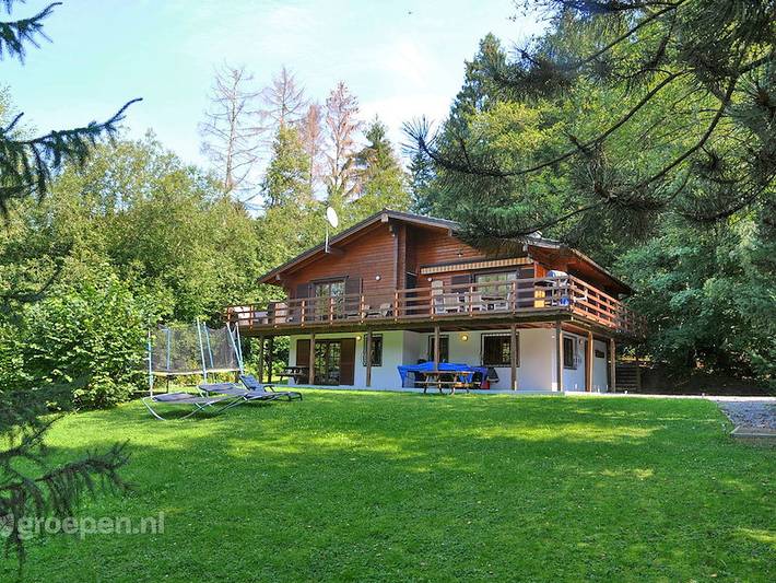 Location de vacances pour 9 personnes, avec terrasse ainsi que balcon/terrasse et vue sur le lac dans Petite Somme