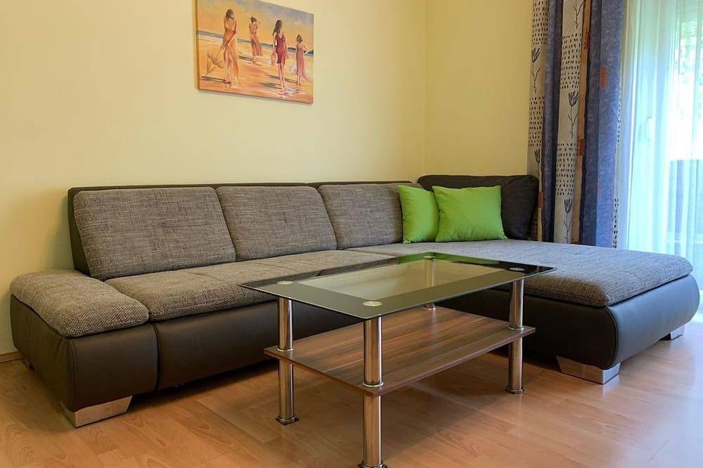 Entire apartment, Vacation apartment 3 - Holiday apartment Wutte Josefine in Karavanke in Pohorje, Sankt Kanzian am Klopeiner See