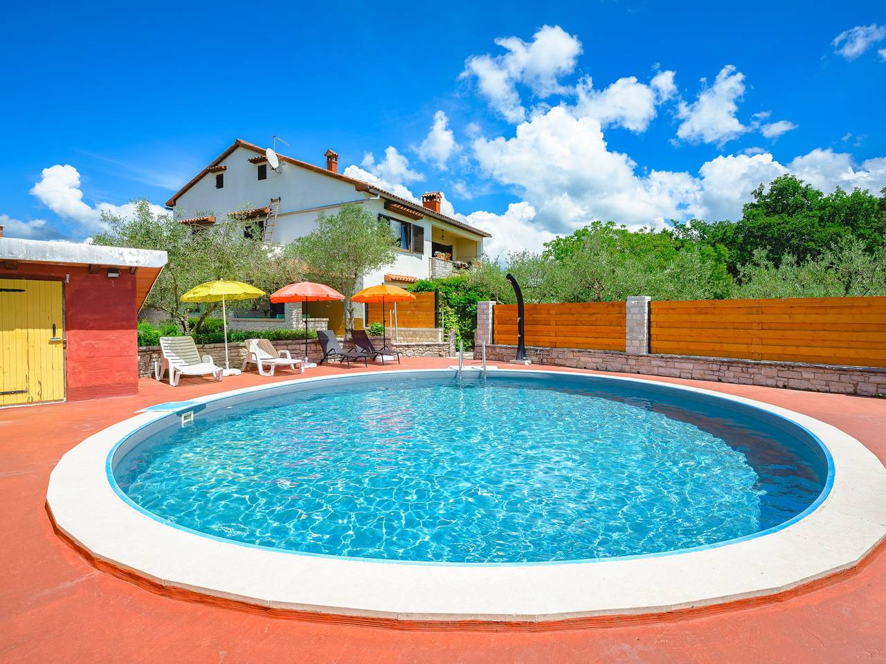 Appartamento vacanze a Muntrilj a partire da 73€ a notte