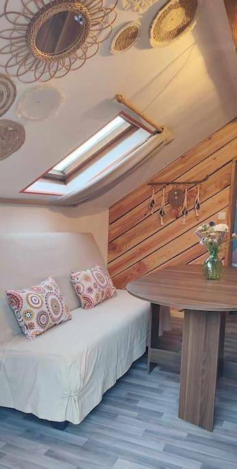 Gîte pour 4 personnes, avec terrasse et jardin, animaux acceptés dans Saint-Silvain-Bellegarde